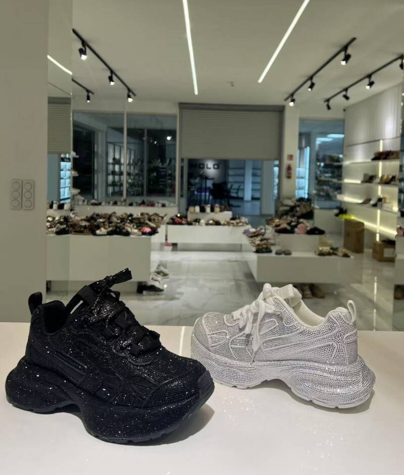 Buty sportowe damskie Roz 36-41/ 12 par